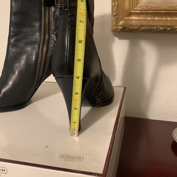 Coach black calf boot.  Size 10 M - Picture 3 of 4